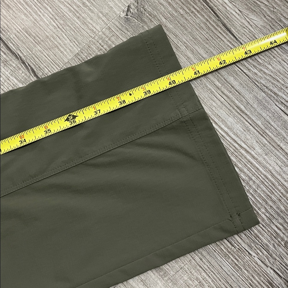 Ascend Women’s Sage Cargo Pants - Picture 9 of 11
